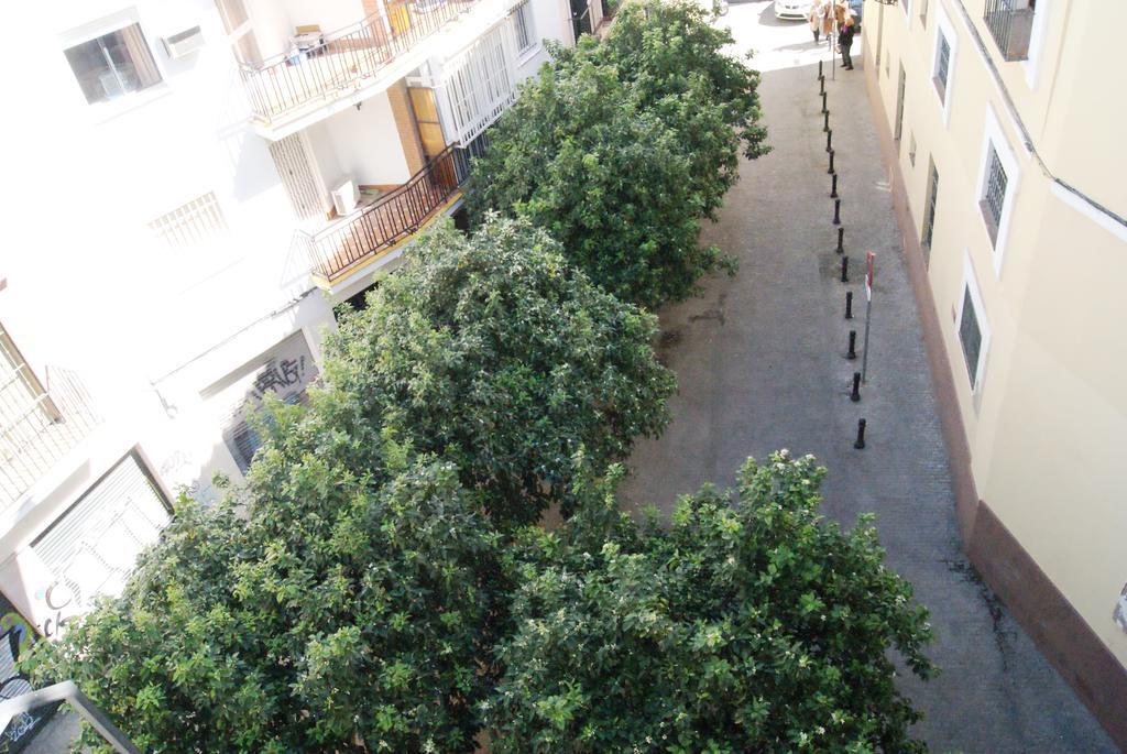 Apartamentos Turisticos La Encarnacion Seville Exterior photo