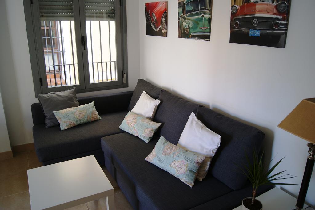 Apartamentos Turisticos La Encarnacion Seville Exterior photo