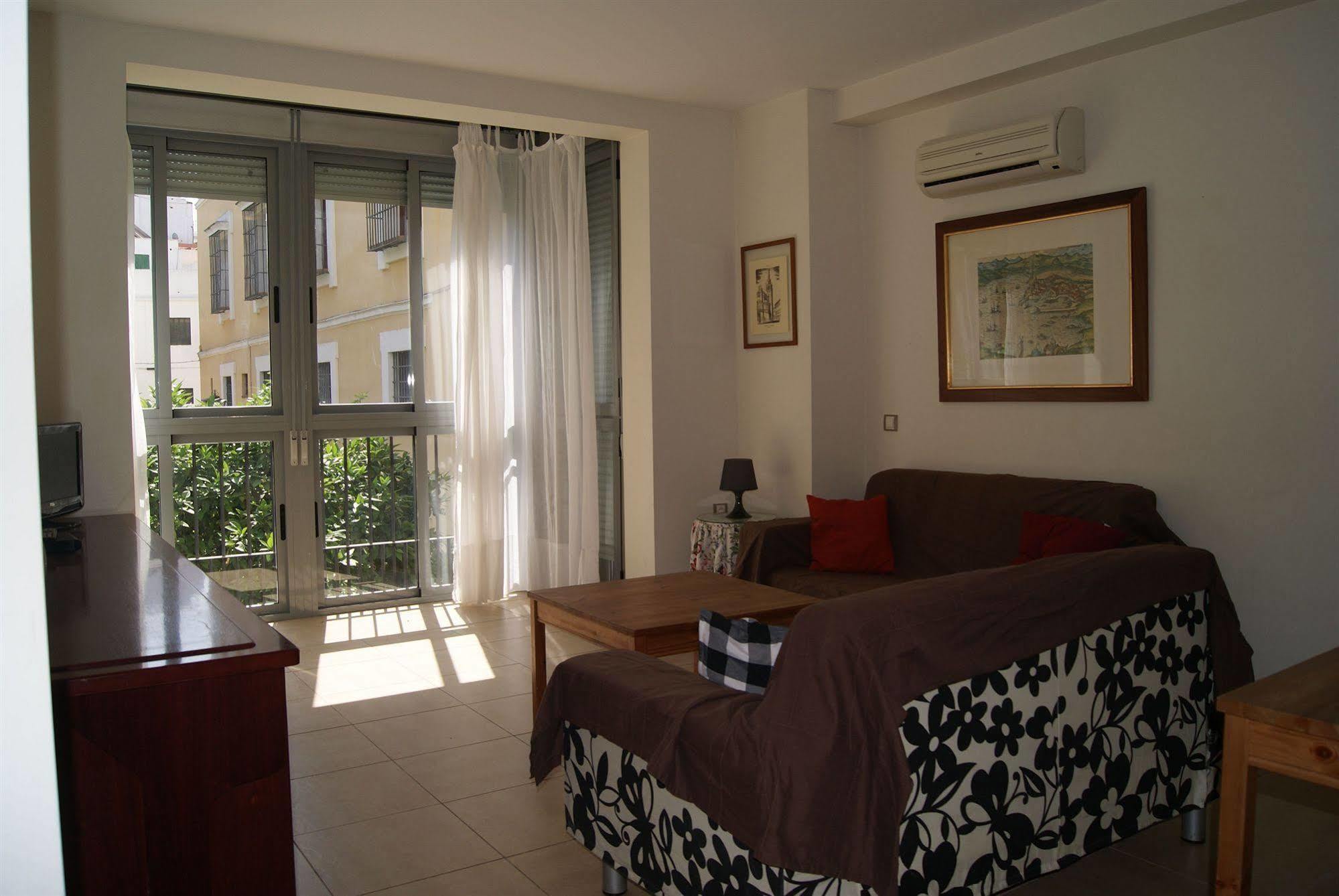 Apartamentos Turisticos La Encarnacion Seville Exterior photo